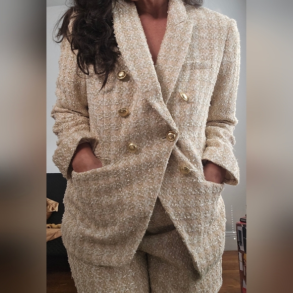 Blazer and Short suit - Picture 3 of 6